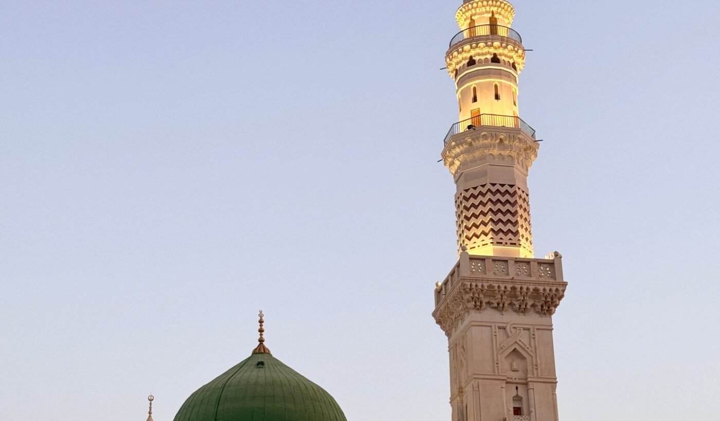 Masjid an-Nabawi at sunset
