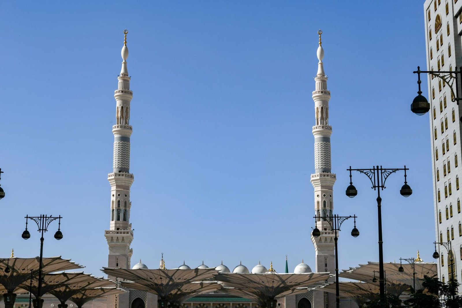 When is the best time to go for Umrah?